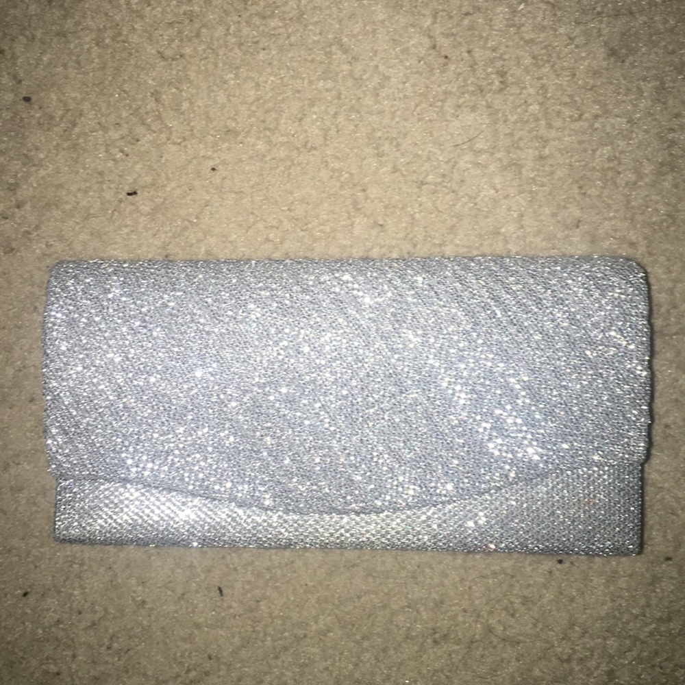 Silver glittery clutch